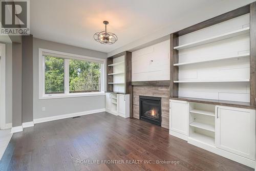 154 Countryman Road, East Gwillimbury (Sharon), ON - Indoor With Fireplace