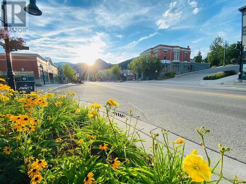 2153A Georgia Street, Rossland, BC - Outdoor