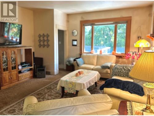 2153A Georgia Street, Rossland, BC - Indoor Photo Showing Living Room