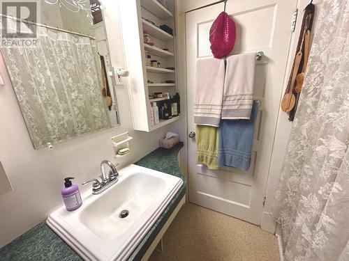 2153A Georgia Street, Rossland, BC - Indoor Photo Showing Bathroom