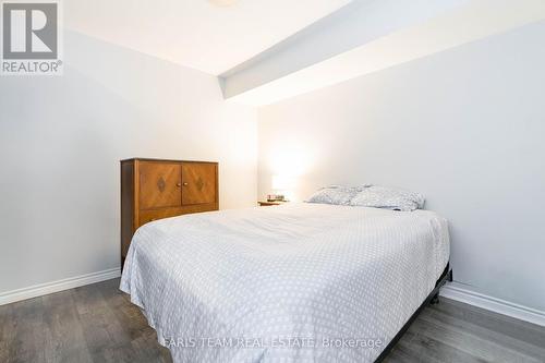 4 Marjoy Avenue, Barrie (400 North), ON - Indoor Photo Showing Bedroom