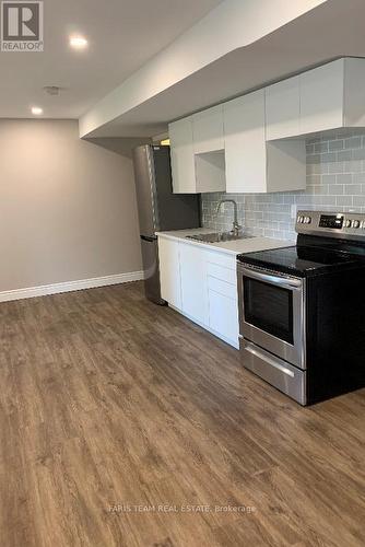 4 Marjoy Avenue, Barrie (400 North), ON - Indoor Photo Showing Kitchen