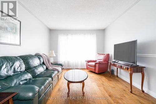 4 Marjoy Avenue, Barrie, ON - Indoor Photo Showing Living Room