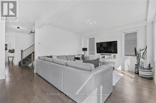 33 Autumn Drive, Wasaga Beach, ON - Indoor Photo Showing Living Room