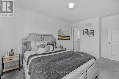 33 Autumn Drive, Wasaga Beach, ON - Indoor Photo Showing Bedroom