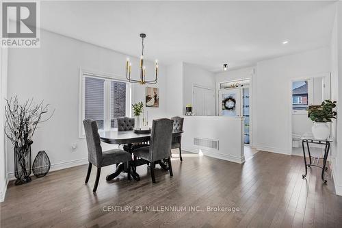 33 Autumn Drive, Wasaga Beach, ON - Indoor Photo Showing Dining Room