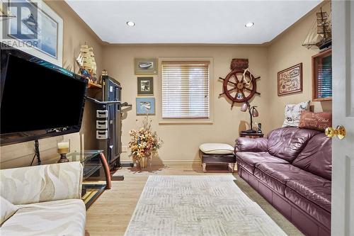 740 Dew Drop Road, Sudbury, ON - Indoor Photo Showing Living Room