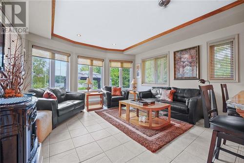 740 Dew Drop Road, Sudbury, ON - Indoor Photo Showing Living Room