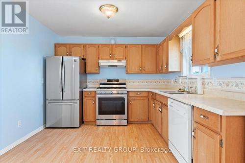 2 Wendy'S Lane, Brighton, ON - Indoor Photo Showing Kitchen With Double Sink