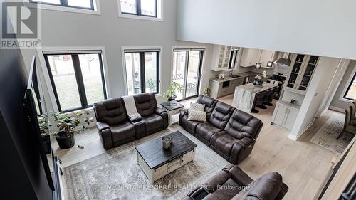 4079 Sugarmaple Crossing, London, ON - Indoor Photo Showing Living Room