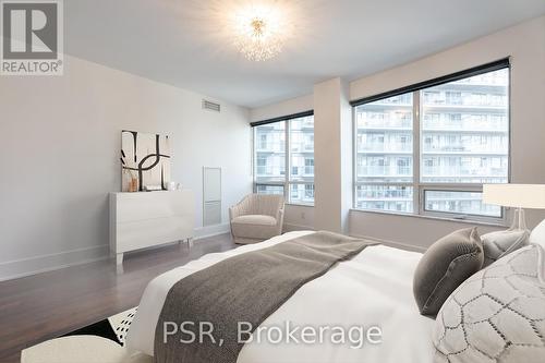 2122 - 20 Blue Jays Way, Toronto (Waterfront Communities), ON - Indoor Photo Showing Bedroom