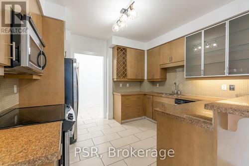 2122 - 20 Blue Jays Way, Toronto (Waterfront Communities), ON - Indoor Photo Showing Kitchen