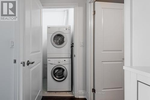 607 - 24 Woodstream Boulevard N, Vaughan (Vaughan Grove), ON - Indoor Photo Showing Laundry Room