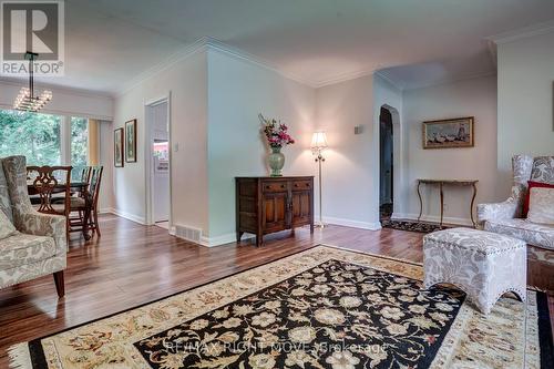 5 Dalton Crescent N, Orillia, ON - Indoor Photo Showing Living Room