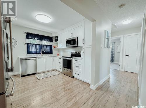 1178 Duffield Crescent, Moose Jaw, SK - Indoor Photo Showing Kitchen With Stainless Steel Kitchen