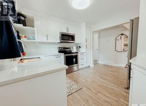 1178 Duffield Crescent, Moose Jaw, SK - Indoor Photo Showing Kitchen With Stainless Steel Kitchen