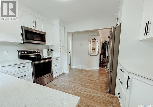 1178 Duffield Crescent, Moose Jaw, SK - Indoor Photo Showing Kitchen