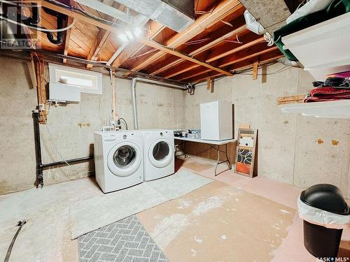 1178 Duffield Crescent, Moose Jaw, SK - Indoor Photo Showing Laundry Room