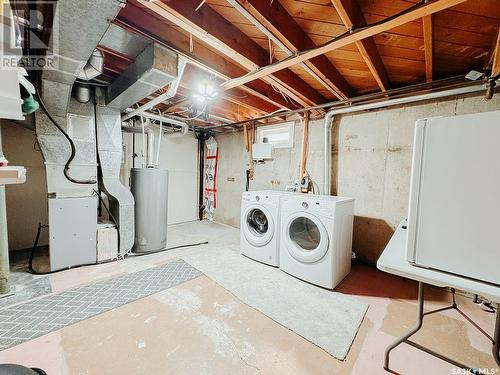 1178 Duffield Crescent, Moose Jaw, SK - Indoor Photo Showing Laundry Room