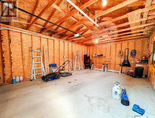 1178 Duffield Crescent, Moose Jaw, SK - Indoor Photo Showing Garage