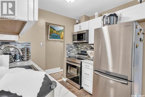 170 Sangster Boulevard, Regina, SK - Indoor Photo Showing Kitchen