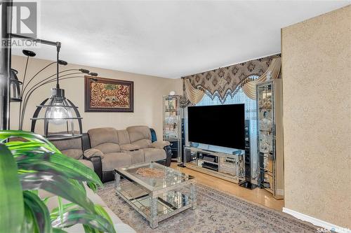 170 Sangster Boulevard, Regina, SK - Indoor Photo Showing Living Room