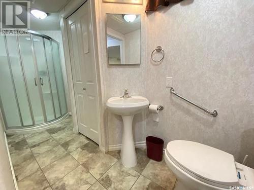 153 Logan Crescent W, Yorkton, SK - Indoor Photo Showing Bathroom