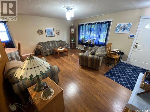 153 Logan Crescent W, Yorkton, SK - Indoor Photo Showing Living Room