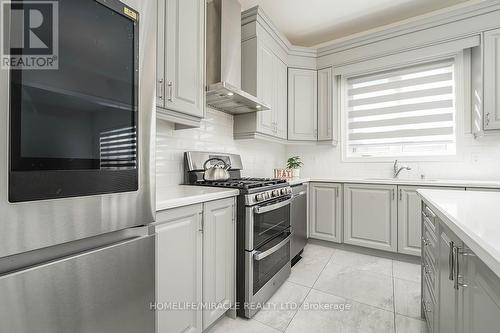 32 Dotchson Avenue, Caledon, ON - Indoor Photo Showing Kitchen With Upgraded Kitchen