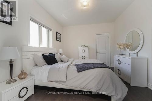 32 Dotchson Avenue, Caledon, ON - Indoor Photo Showing Bedroom