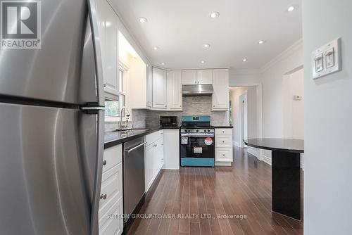 225 Park Lawn Road, Toronto (Stonegate-Queensway), ON - Indoor Photo Showing Kitchen With Stainless Steel Kitchen With Upgraded Kitchen