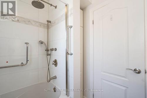 225 Park Lawn Road, Toronto (Stonegate-Queensway), ON - Indoor Photo Showing Bathroom