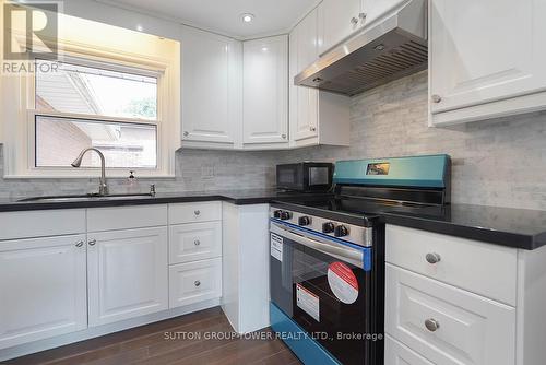 225 Park Lawn Road, Toronto (Stonegate-Queensway), ON - Indoor Photo Showing Kitchen