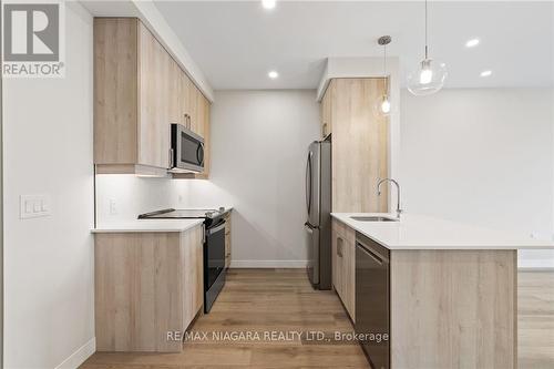 308 - 118 West Street, Port Colborne, ON - Indoor Photo Showing Kitchen With Upgraded Kitchen