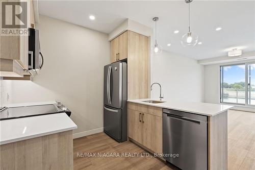 308 - 118 West Street, Port Colborne, ON - Indoor Photo Showing Kitchen