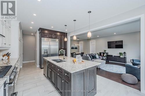 103 Ambrous Crescent, Guelph (Village), ON - Indoor Photo Showing Kitchen With Double Sink With Upgraded Kitchen