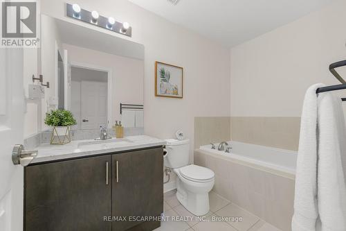 6 Durham Way, Niagara-On-The-Lake, ON - Indoor Photo Showing Bathroom