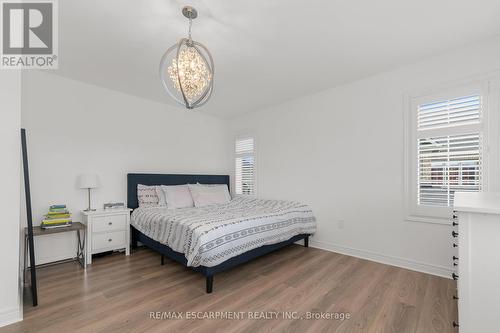 6 Durham Way, Niagara-On-The-Lake, ON - Indoor Photo Showing Bedroom