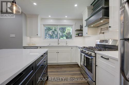 56 Main Street E, Mapleton, ON - Indoor Photo Showing Kitchen With Upgraded Kitchen