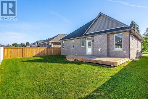 35 Lowrie Crescent, Tillsonburg, ON - Outdoor