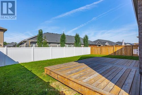 35 Lowrie Crescent, Tillsonburg, ON - Outdoor With Backyard