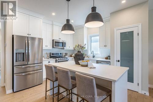 35 Lowrie Crescent, Tillsonburg, ON - Indoor Photo Showing Kitchen