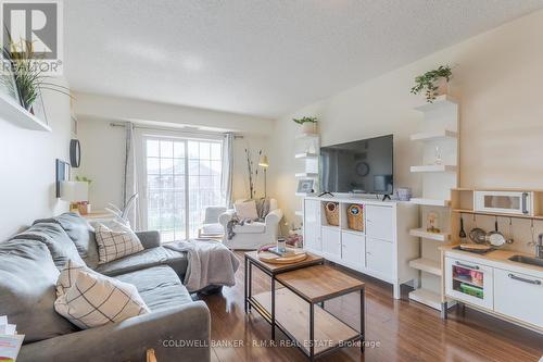 209 - 106 Aspen Springs Drive, Clarington (Bowmanville), ON - Indoor Photo Showing Living Room