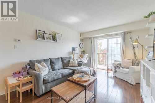 209 - 106 Aspen Springs Drive, Clarington (Bowmanville), ON - Indoor Photo Showing Living Room