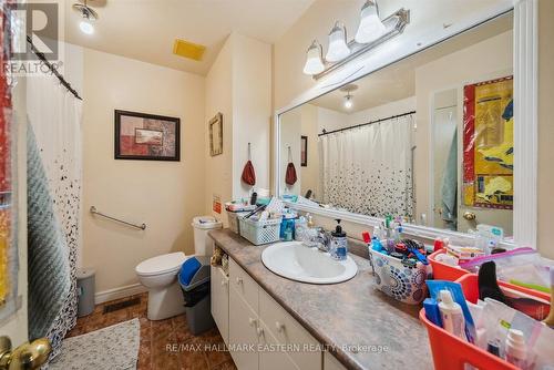 22 Fairview Avenue, Richmond Hill (South Richvale), ON - Indoor Photo Showing Bathroom