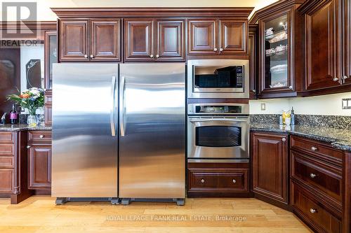 24 Gilson Point Place, Kawartha Lakes (Little Britain), ON - Indoor Photo Showing Kitchen