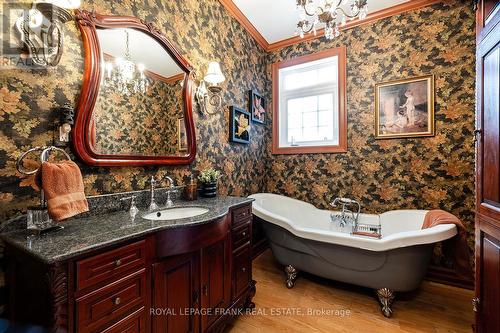 24 Gilson Point Place, Kawartha Lakes (Little Britain), ON - Indoor Photo Showing Bathroom