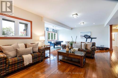 24 Gilson Point Place, Kawartha Lakes (Little Britain), ON - Indoor Photo Showing Living Room