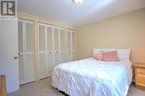 165 Pitt'S Cove Road, Kawartha Lakes (Dunsford), ON - Indoor Photo Showing Bedroom