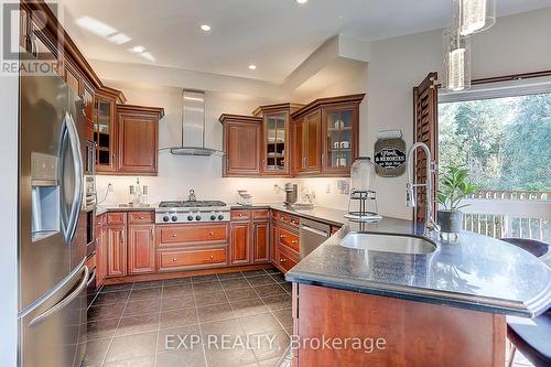 2044 Wilson Street, Innisfil (Alcona), ON - Indoor Photo Showing Kitchen